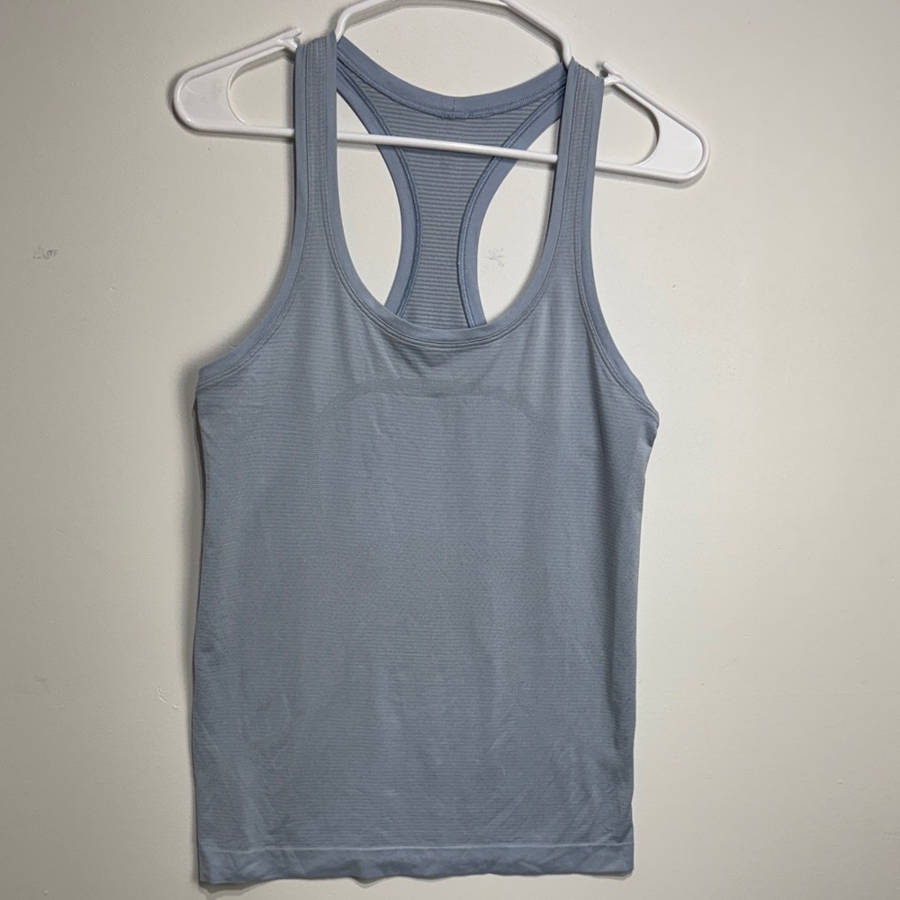 Lululemon Swiftly Tech Racerback Tank Top 2.0
Hip Length.Size 6